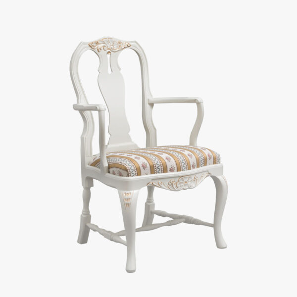 Talonpoikaisrokokoo nojatuoli, väri helmenharmaa-kulta, verhoilu Amadeus keltainen.