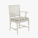 Kustavilainen käsinojallinen tuoli, väri helmenharmaa-patina, verhoilukankaana Amadeus sininen.