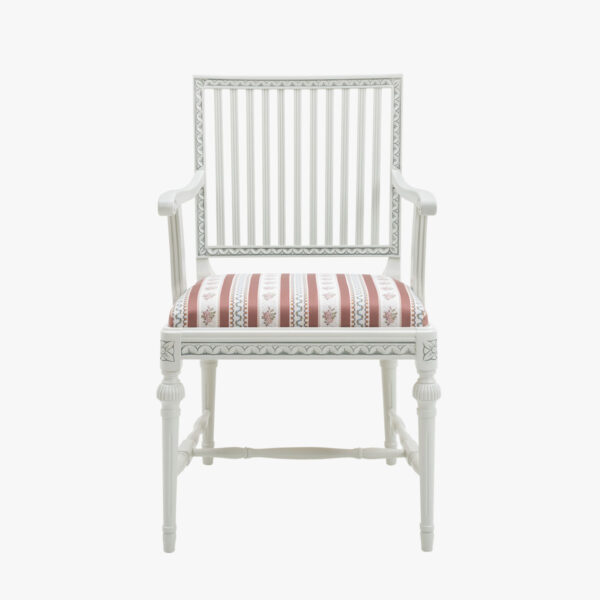 Kustavilainen käsinojallinen tuoli, helmenharmaa-patina, verhoiluna Amadeus rosa.