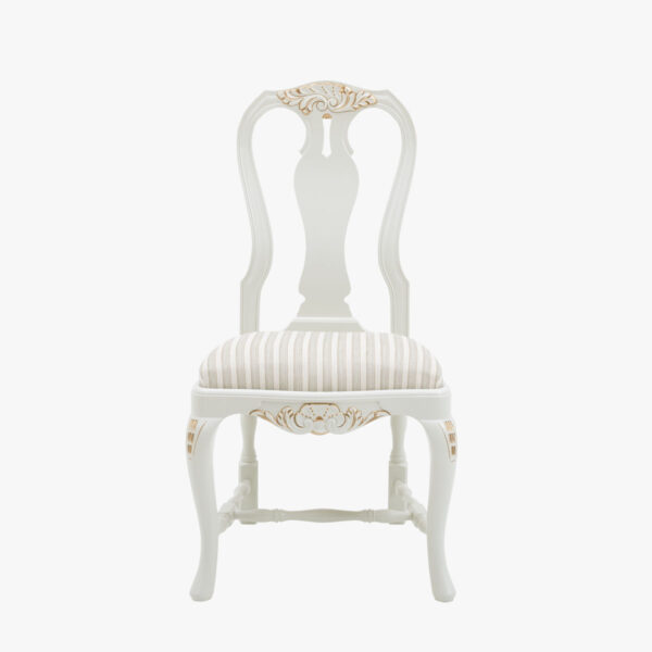 Talonpoikaisrokokoo-tuoli, väri helmenharmaa-kulta, verhoilu Line 12 luonnonvalkoinen.