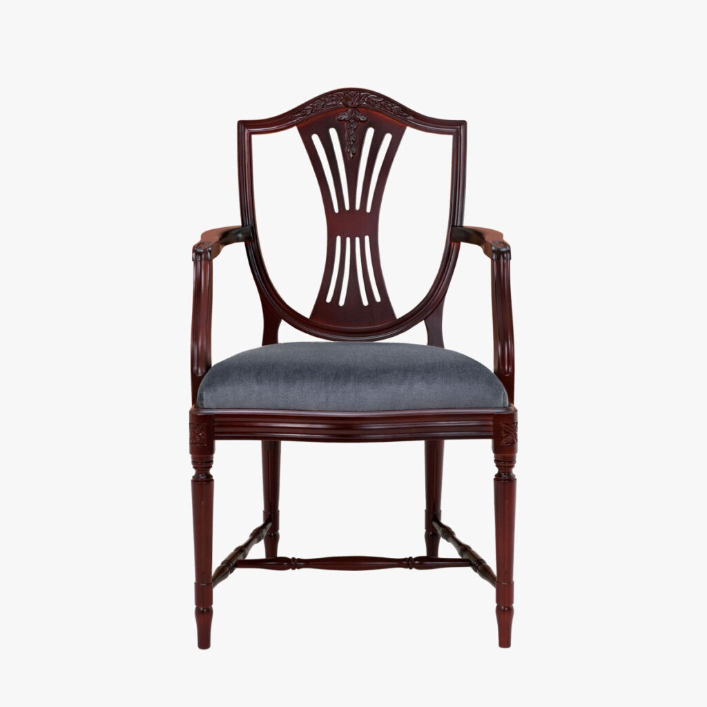 Hepplewhite nojatuoli, hepplwwhite-väri, verhoilu mohair sininen.