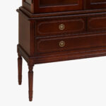 Empire hopeakaappi, väri Hepplewhite eli tumma mahonki.