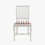 Kustavilainen tuoli, väri helmenharmaa-patina, verhoilu Amadeus rosa.