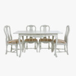 Talonpoikaisrokokoo ruokapöytä, väri helmenharmaa-patina, jatkettu yhdellä palalla.