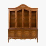 Talonpoikaisrokokoo hopeakaappi, väri antiikki.