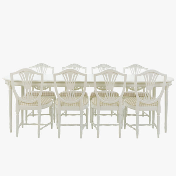 Empire ruokapöytä ovaali, väri helmenharmaa-patina, jatkettuna kahdella jatkopalalla.