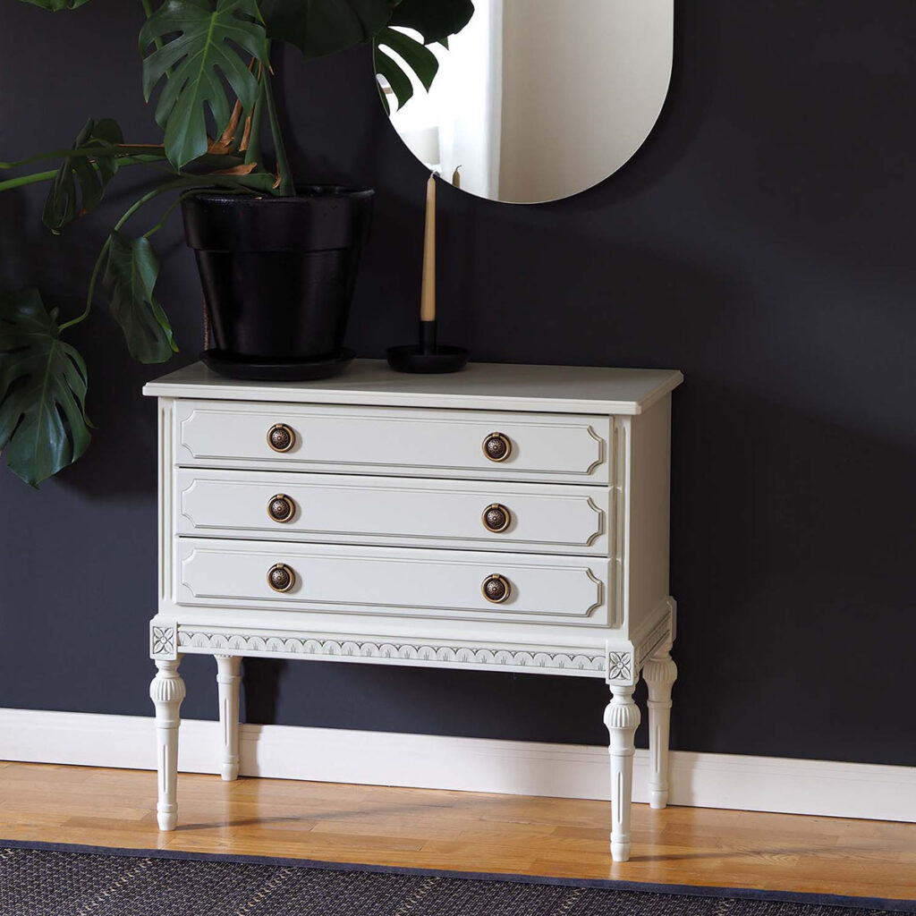 Kustavilainen lipasto 80 cm, väri helmenharmaa-patina