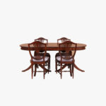 Hepplewhite-ruokapöytä, ovaali, hepplewhite-väri. Ilman jatkopaloja sen ympärille mahtuu 4-6 tuolia.